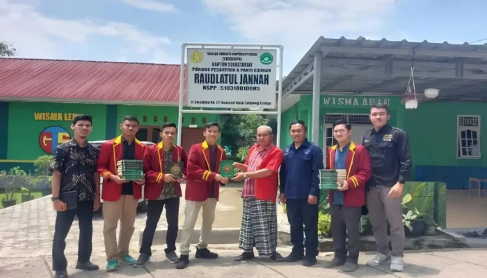 Penyerahan Alquran Wakaf oleh Teknokrat Indonesia kepada Ponpes Raudhatul Jannah, Natar: Menguatkan Keharmonisan dan Literasi Keagamaan