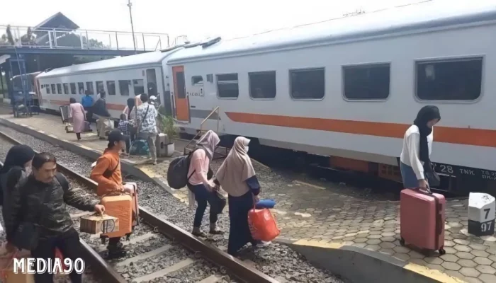 Antusiasme Mudik Lebaran Tinggi, KAI Tanjungkarang Tambah 7 Ribu Kursi untuk Tiket Kereta