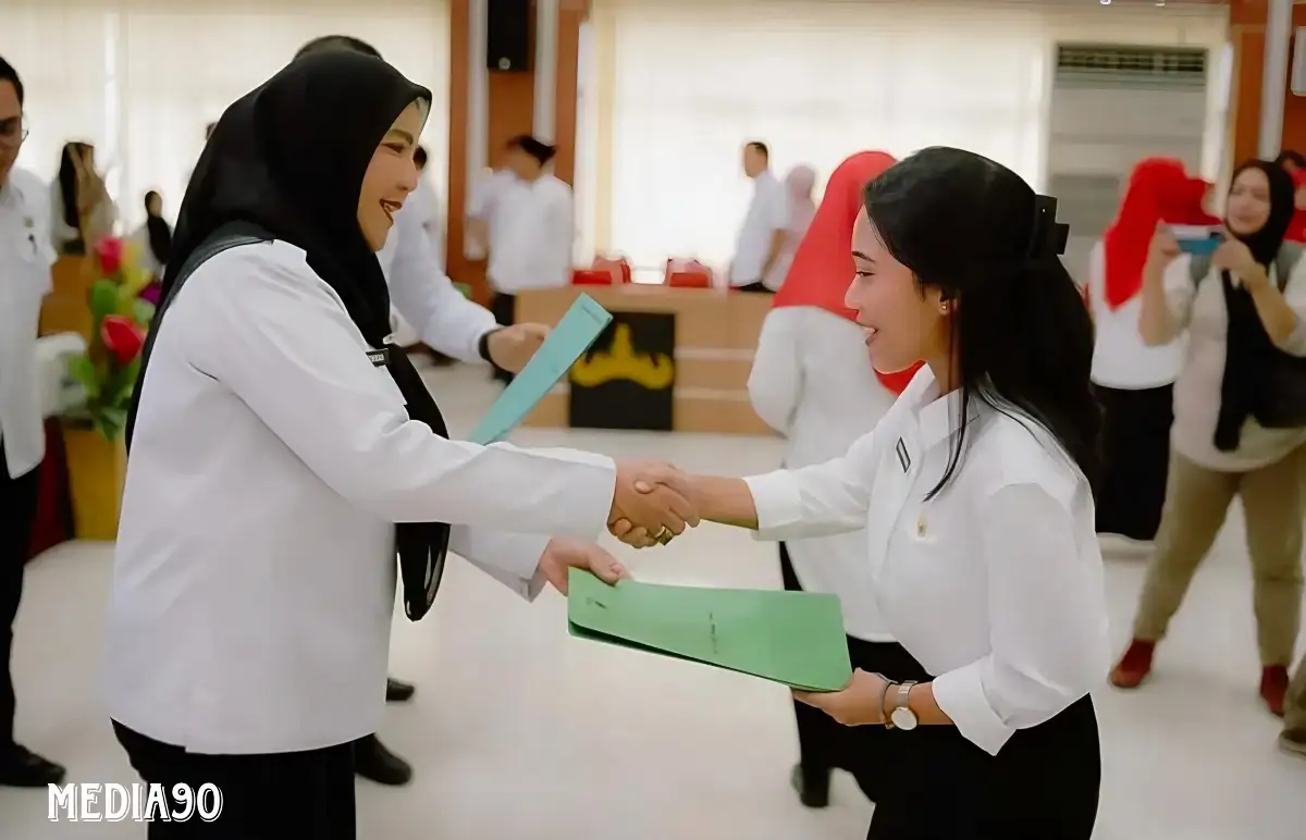 Walikota Serahkan 389 SK Pengangkatan PPPK Formasi 2023 di Pemkot Bandar Lampung