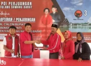 Saudara Kandung Umar Ahmad Mendaftar sebagai Calon Bupati Tubaba di PDIP dan NasDem