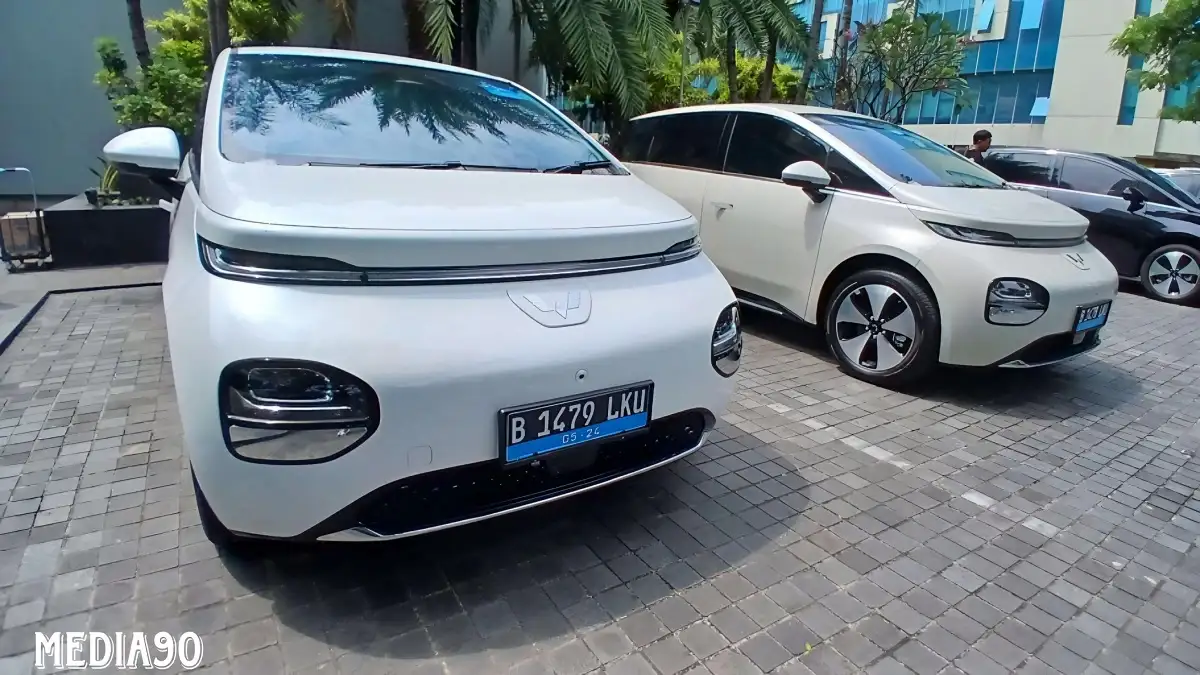 Beda Tipis Jarak Tempuh Wuling Cloud EV Dan BYD Dolphin