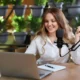 Cara mudah transkrip file audio menjadi teks menggunakan Microsoft 365