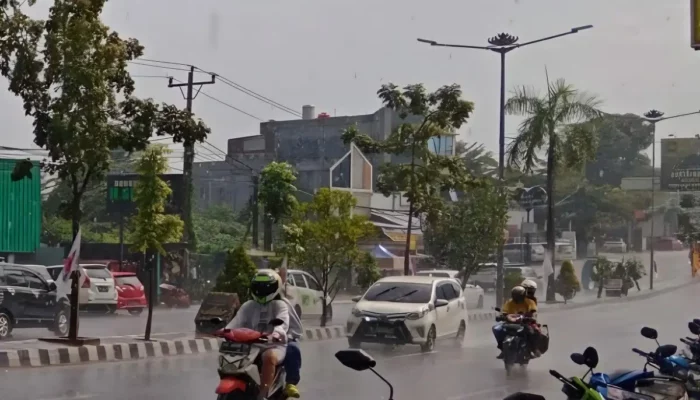 Turbulensi Cuaca: Hujan Membasahi Sebagian Wilayah dari Pagi hingga Sore