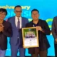 JNE Raih Penghargaan The Iconomics Indonesia Best 50 CSR Awards 2024 Kategori Courier Service