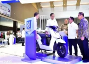 Jokowi Membuka Dialog Mengenai Potensi Sepeda Motor Listrik di Indonesia