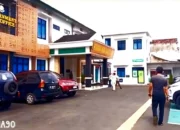 Tersenyum Sambil Mengacungkan Dua Jempol, Inspektur Lampung Utara Erwinsyah Ditahan karena Kasus Korupsi