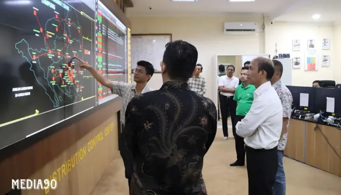 Komisaris Independen PLN Penuhi Agenda: Seminar dan Tinjauan Unit Pelayanan di Lampung