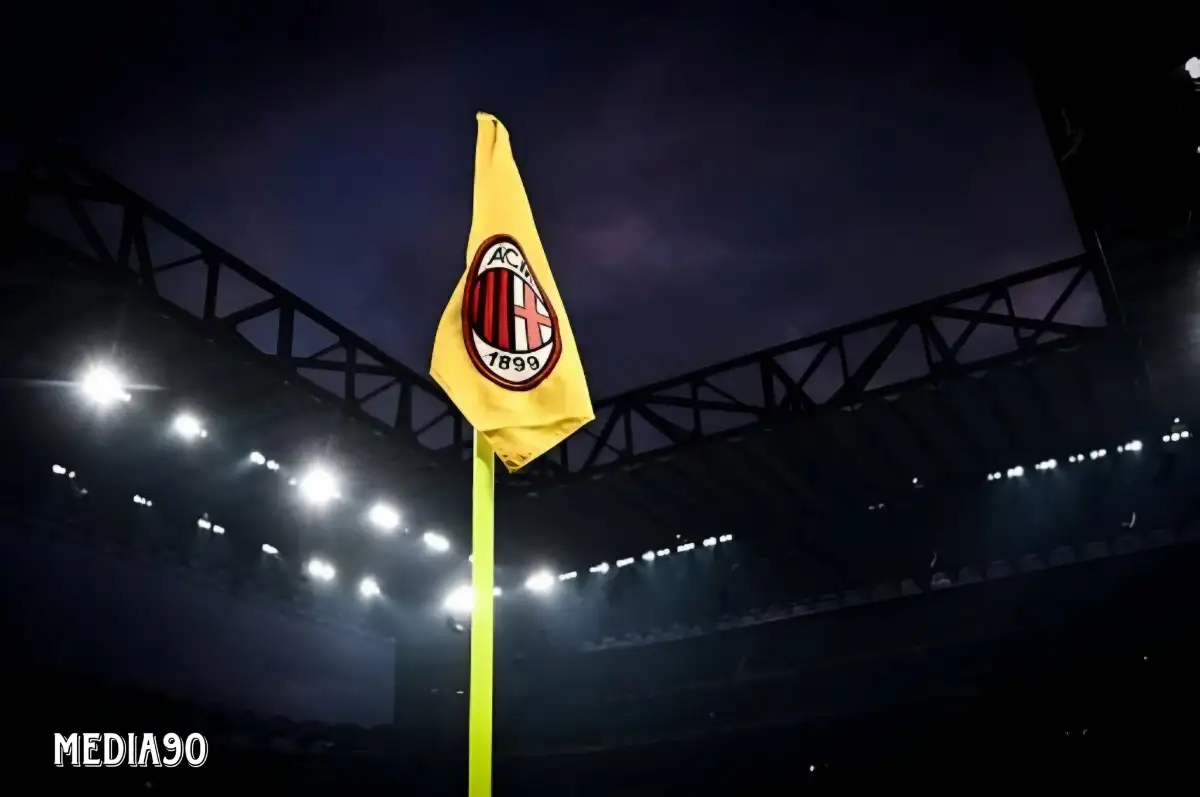 Milan Hajar Cagliari, Bologna Tekuk Napoli