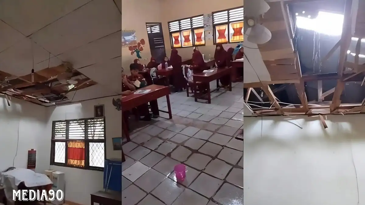Miris, Siswa SDN 1 Jatibaru Tanjung Bintang Belajar di Kelas Dalam Kondisi Rusak dan Atap Bocor
