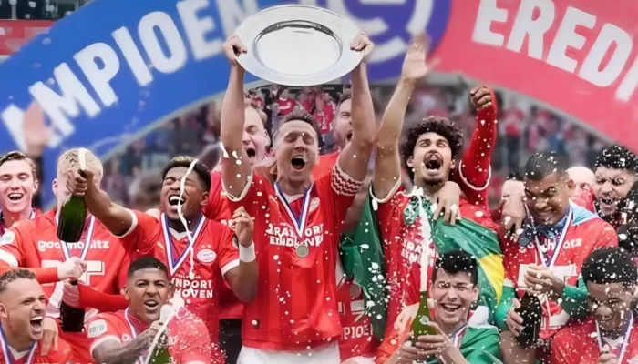 Kejayaan PSV Eindhoven Mengangkat Trofi Liga Belanda