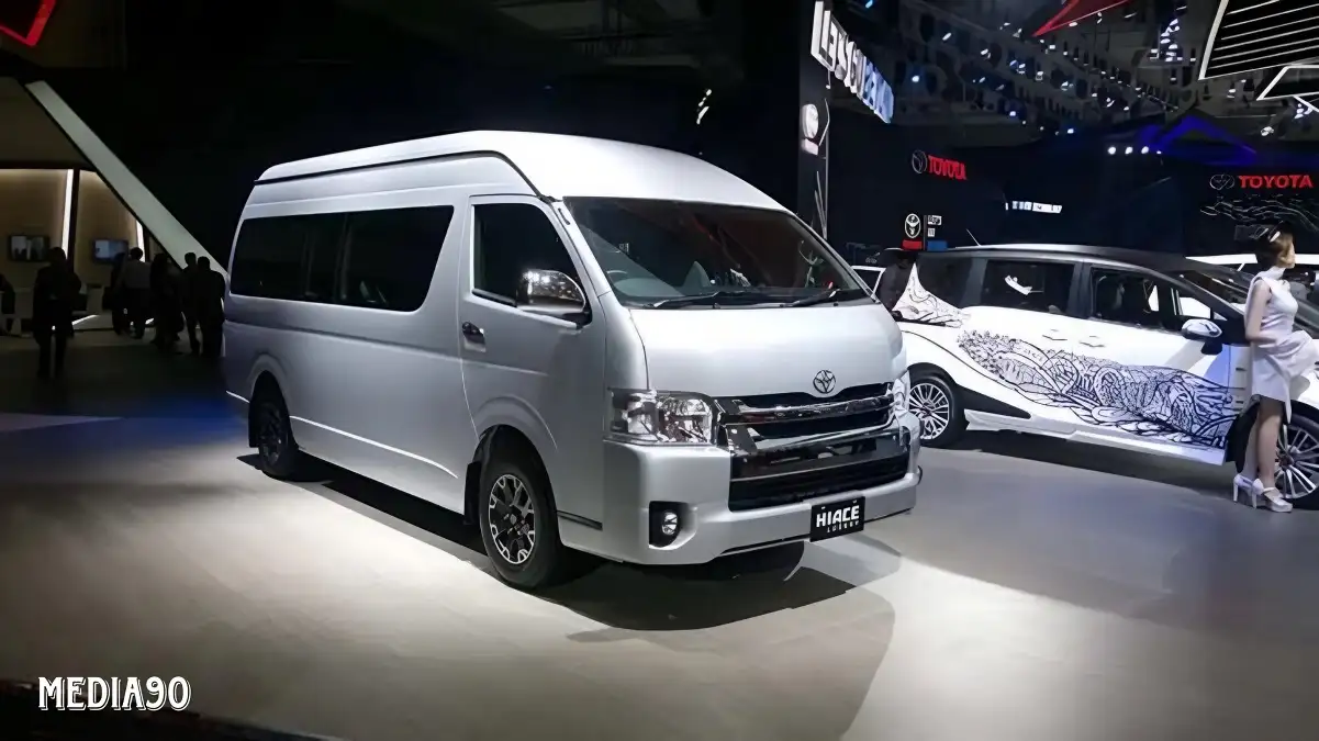 Pasti Pernah Naik Travel Hiace, Ini Beda Tiap Variannya