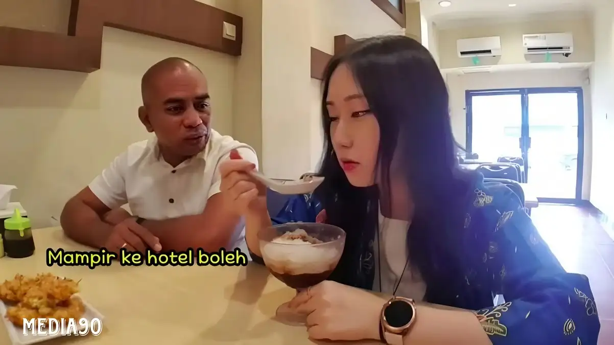 Pejabat Ini Dicopot Gegara Viral Ajak Youtuber Korsel ke Hotel