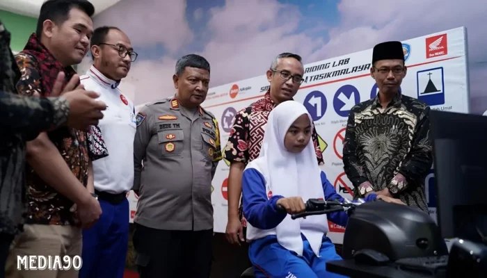Yayasan AHM Resmikan Laboratorium Safety Riding di SMKN 4 Tasikmalaya: Membangun Komitmen Kemanusiaan yang Luas