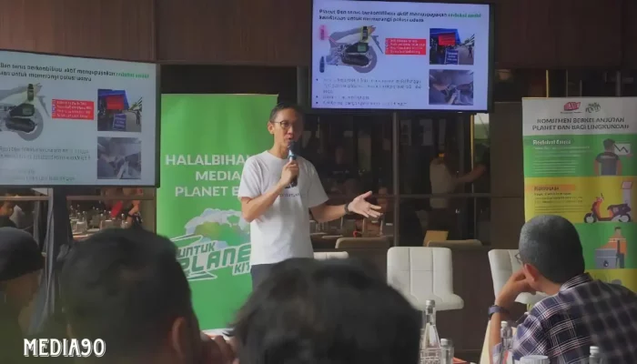 Bumi Berbenam: Kreatifitas dengan Ban Bekas Motor untuk Konservasi Lingkungan