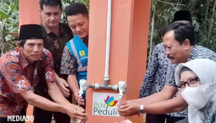 PLN Dorong Tata Kelola Air Berkelanjutan Lewat Program Air Bersih, Warga di Berbagai Daerah Rasakan Manfaatnya
