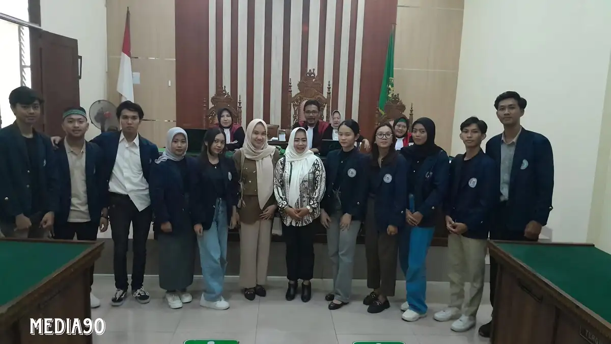 Puluhan Mahasiswa Hukum Bisnis Darmajaya Ikut Sidang di PN Tanjungkarang