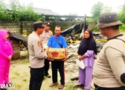 Tangan Bantuan Polsek untuk Korban Kebakaran Rumah di Dente Teladas Tulang Bawang