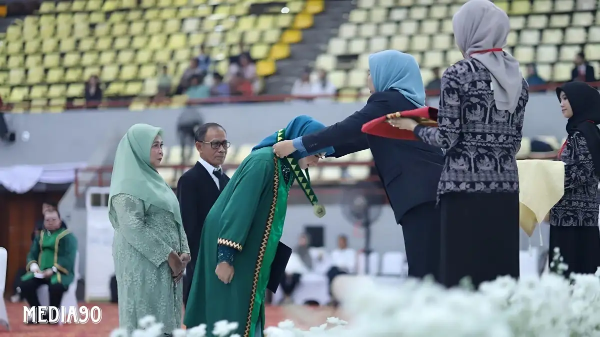 Unila Angkat Sumpah 35 Dokter Baru, ini Pesan Rektor ke Para Lulusan Dokter