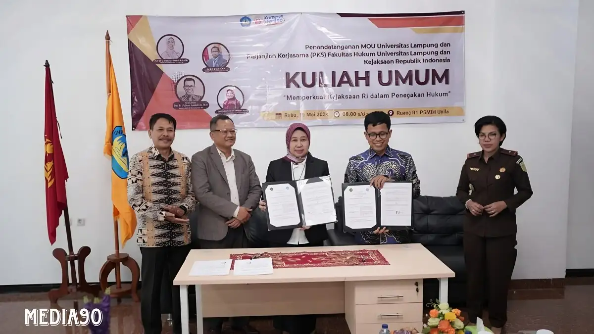 Unila dan Komisi Kejaksaan RI Teken Kerjasama Dosen Praktisi Hingga Join Research