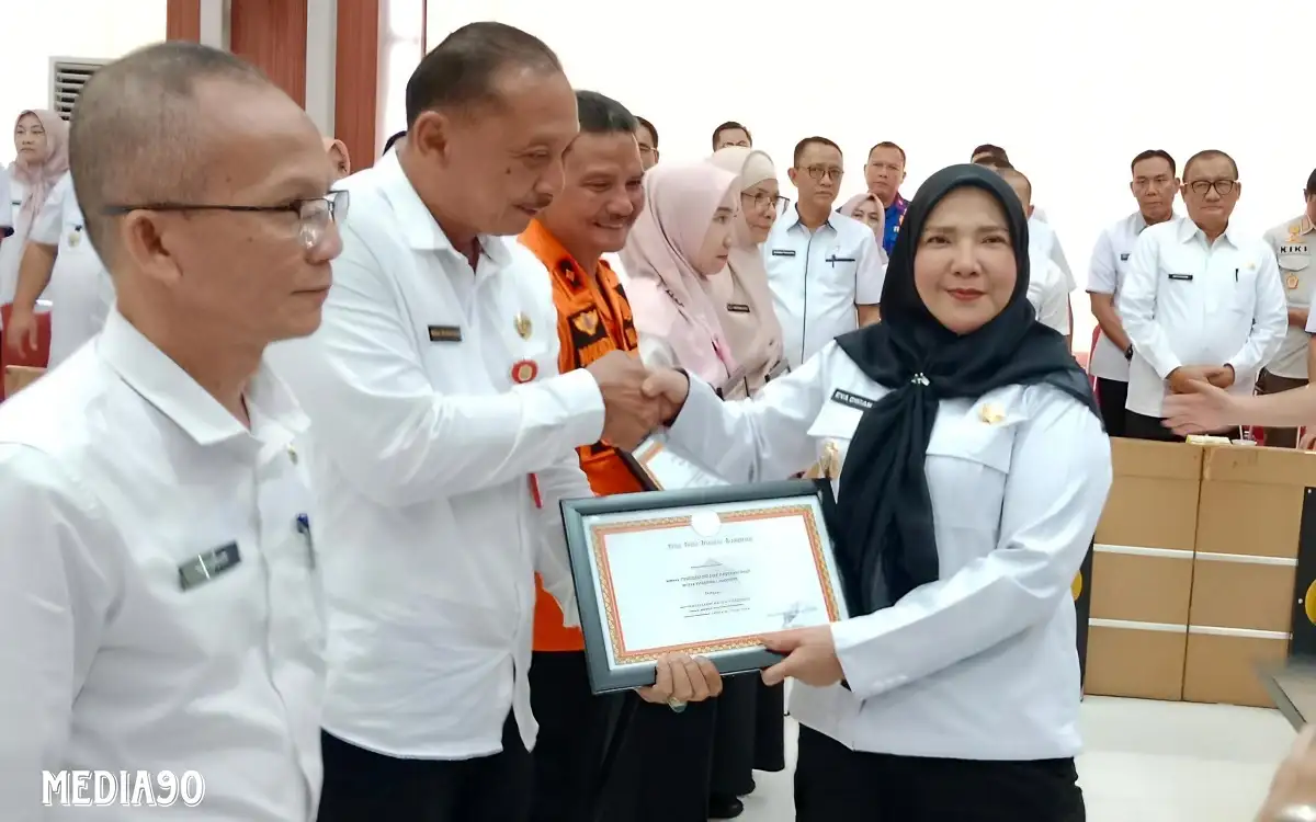 Wali Kota Bandar Lampung Beri Penghargaan Inovasi Daerah Tahun 2023