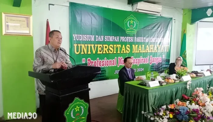 Rektor Universitas Malahayati: Pesan Inspiratif untuk Lulusan Saat Yudisium dan Sumpah Profesi di Fakultas Ilmu Kesehatan
