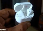 Tips Ampuh Mengatasi Masalah AirPods yang Tak Bisa Diisi Daya: Bersihkan Perangkat secara Rutin!