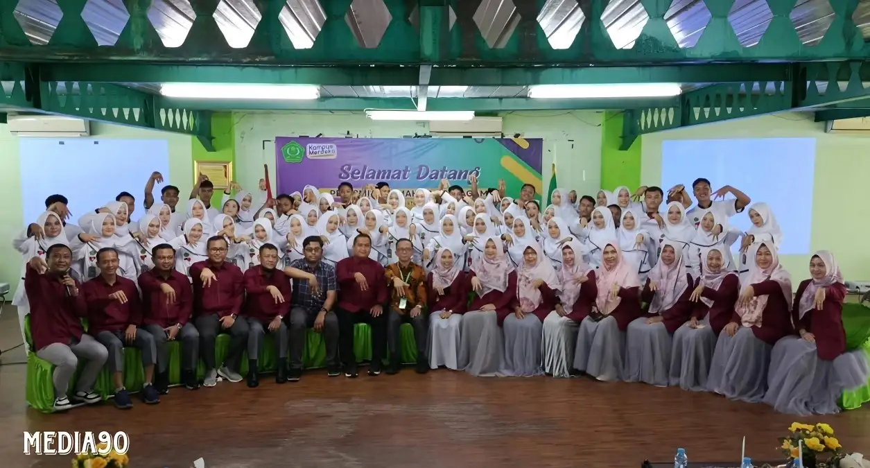 60 Mahasiswa Prodi Ilmu Keperawatan Universitas Malahayati Kenakan Seragam Baru