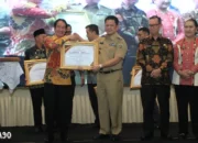 Bupati Tubaba Dianugerahi Penghargaan oleh Kememkumham RI atas Keberhasilan Membina Tiyuh Sadar Hukum