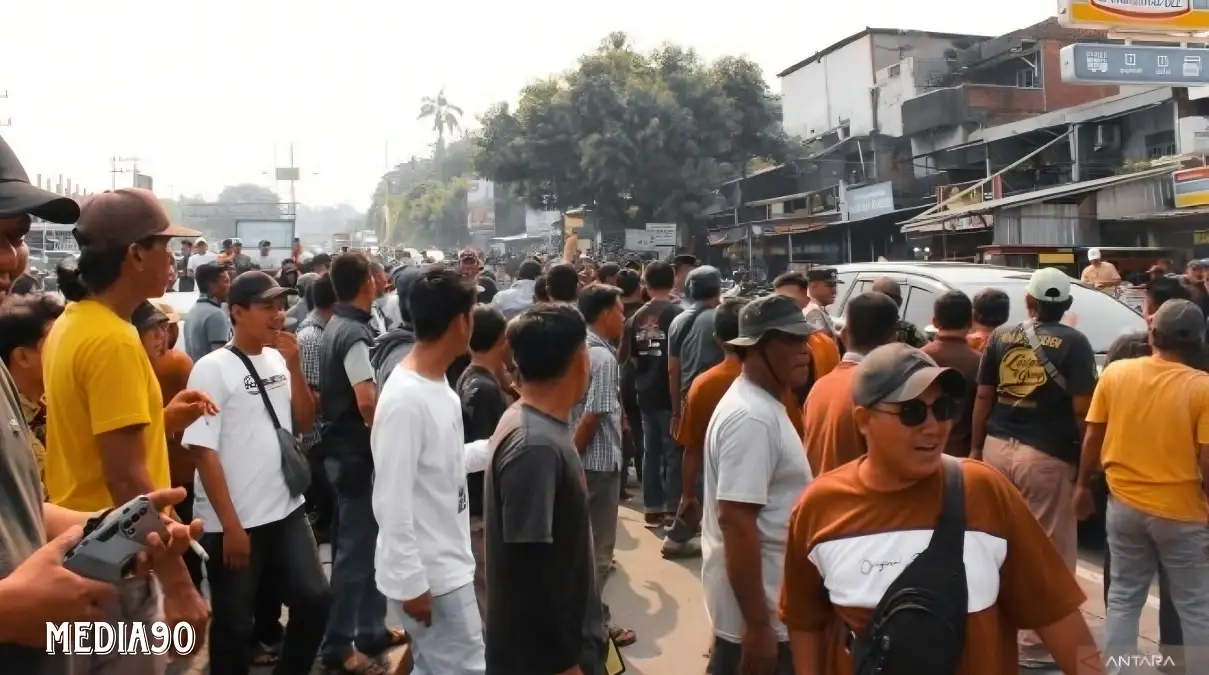 Dilarang Masuk Dermaga dan Kapal, Ratusan Pengurus Truk Demo Blokir Akses Masuk Pelabuhan Bakauheni