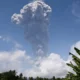 Gunung Ibu Erupsi, Lontarkan Abu Vulkanik Sejauh 5 Kilometer
