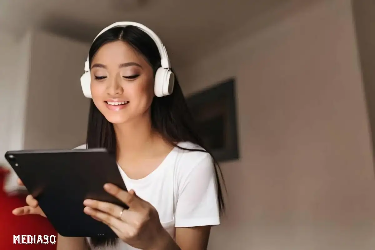 Headphone bertenaga AI, pengguna bisa mendengarkan hanya satu orang dalam kerumunan