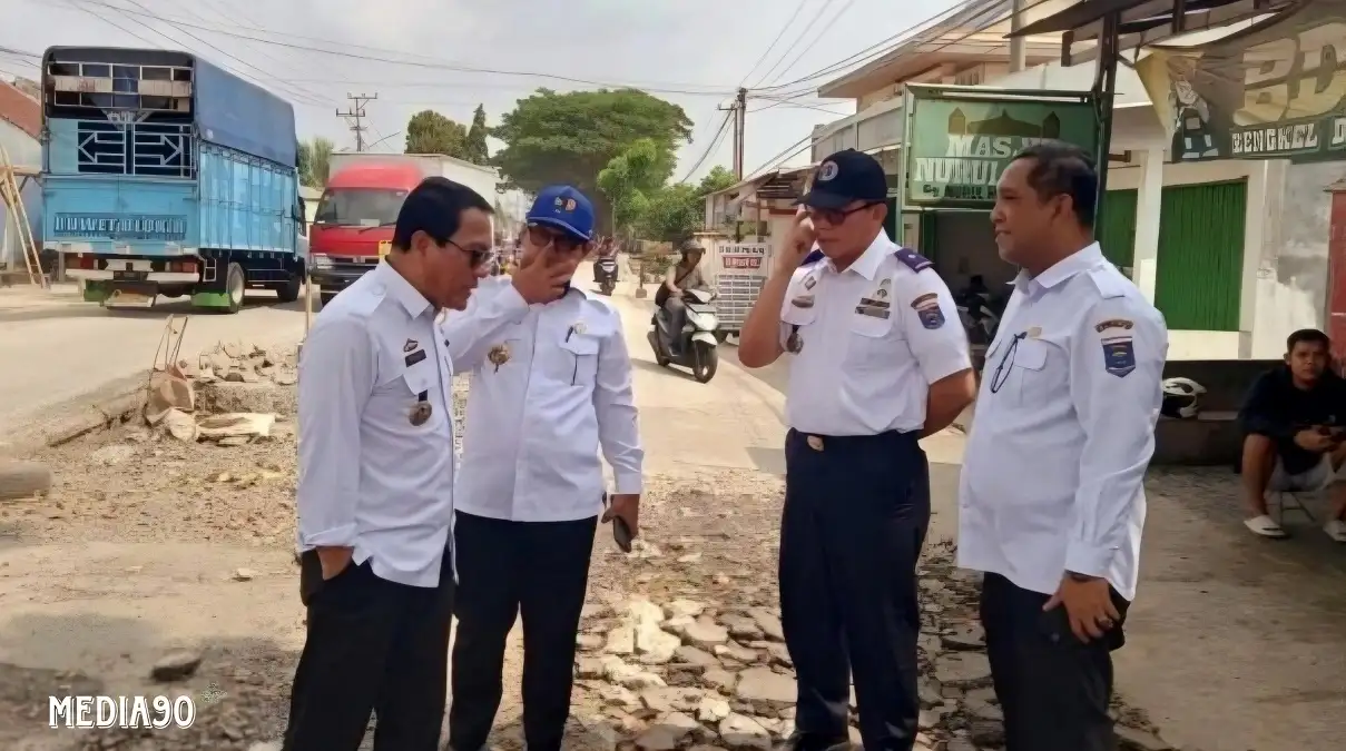 Jalan Mulus Ditarget Rampung Agustus 2024, Perbaikan 10 Ruas Jalan Strategis di Metro Dikebut