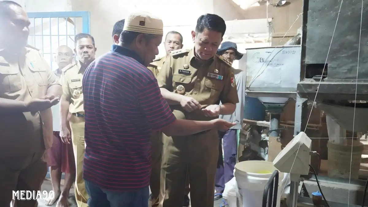 Kunjungi Penggilingan Padi, Pj Bupati Tubaba Komitmen Jaga Ketersediaan Stok Pangan