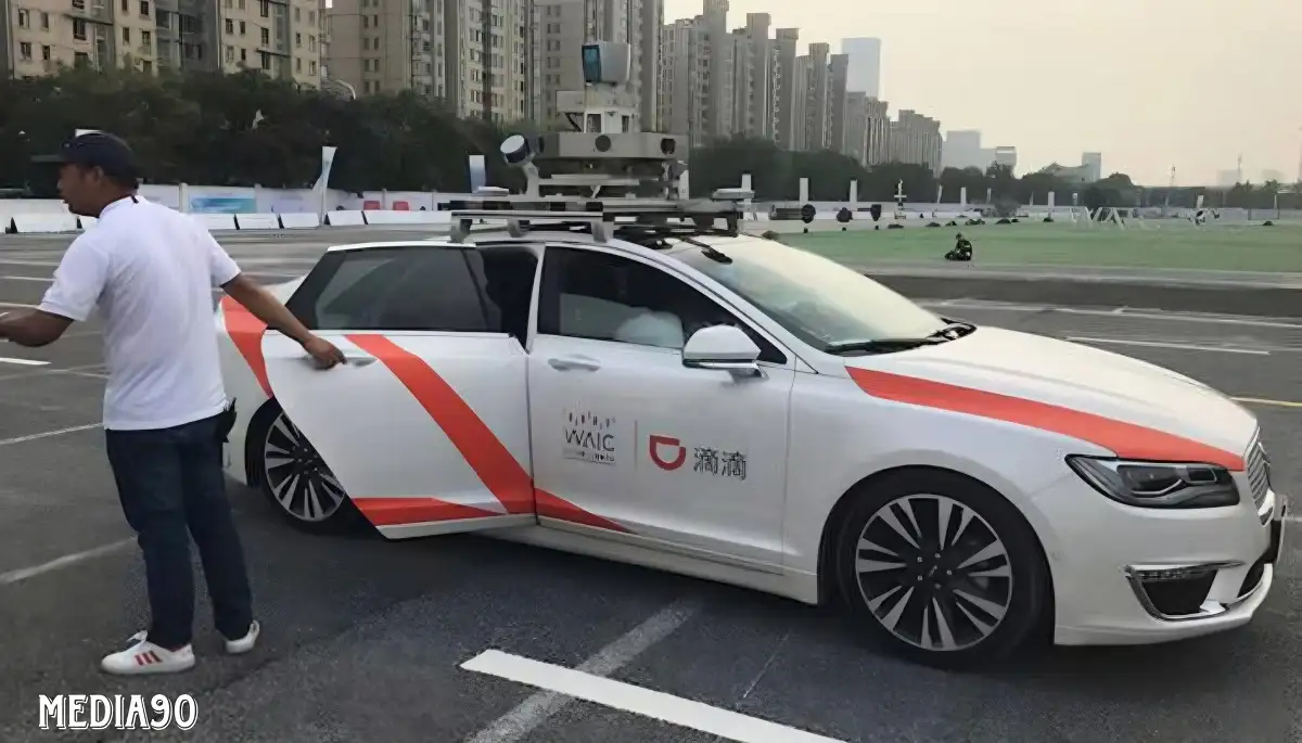 Pemerintah China Beri Persetujuan Uji Coba Mobil Otonom