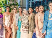 Keindahan Tenun Talam Gedong Tataan Pesawaran Memukau di Bali Fashion Parade 2024
