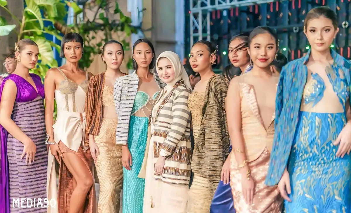 Pesona Tenun Talam Gedong Tataan Pesawaran Hiasi Bali Fashion Parade 2024