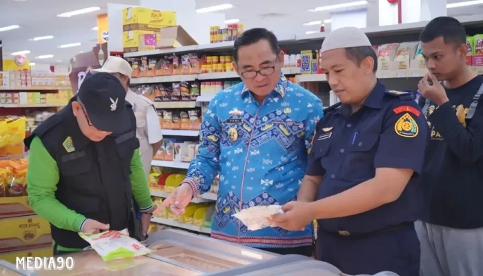 Satgas Pangan Metro Temukan Belasan Produk Makanan Tanpa Sertifikat Halal saat Sidak Jelang Iduladha di Retail Swalayan