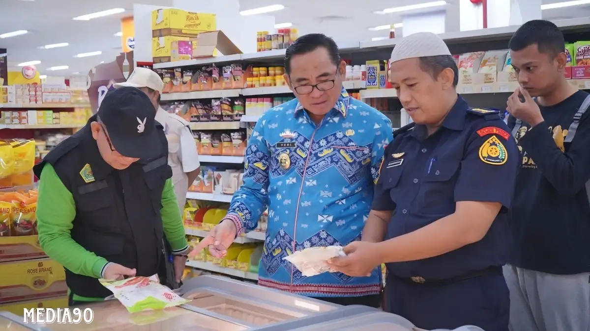 Sidak Jelang Iduladha ke Retail Swalayan, Satgas Pangan Metro Temukan Belasan Produk Makanan Tak Bersertifikat Halal