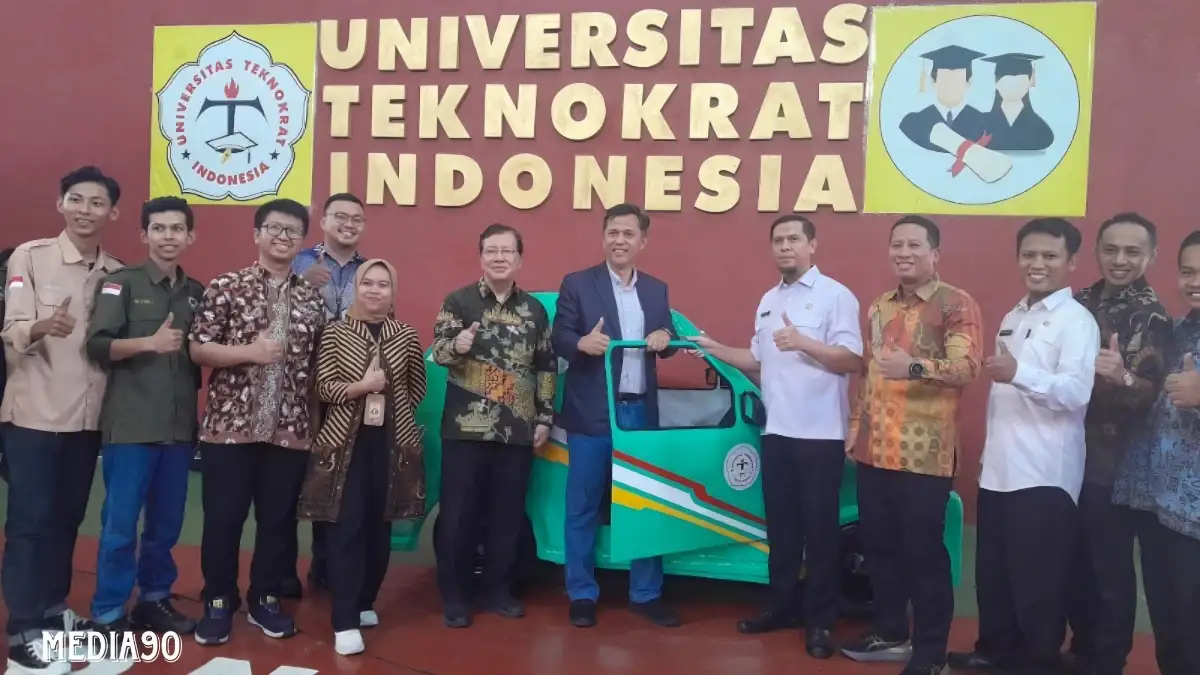Terkesima Karya Mahasiswa Universitas Teknokrat Indonesia, Kepala LLDikti Wilayah II Transformasi Pendidikan Jadi Keharusan