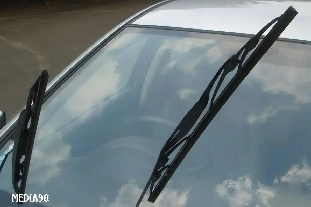 Tips Mudah Merawat Wiper Mobil Ala Rifat Sungkar