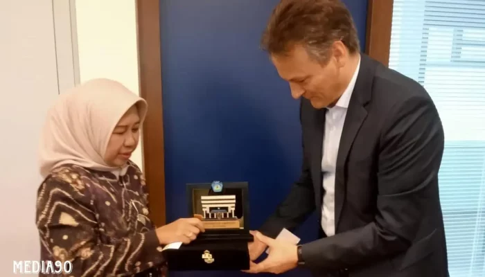 Unila Mengukuhkan Kerjasama Pendidikan Semi Konduktor Bersama FBH dan KBRI Berlin