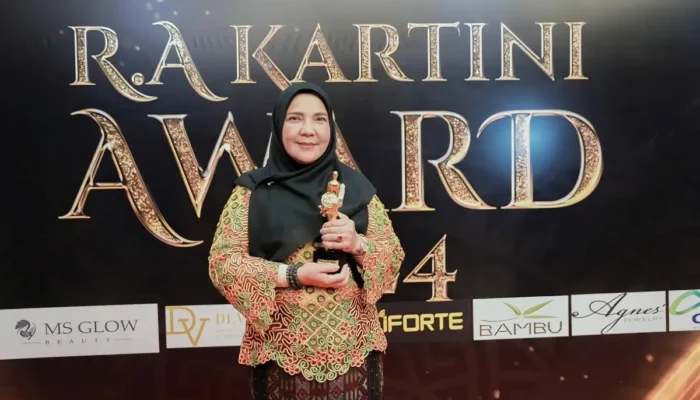 Perempuan Harus Berkarya: Eva, Wali Kota Bandar Lampung, Raih Kartini Award 2024