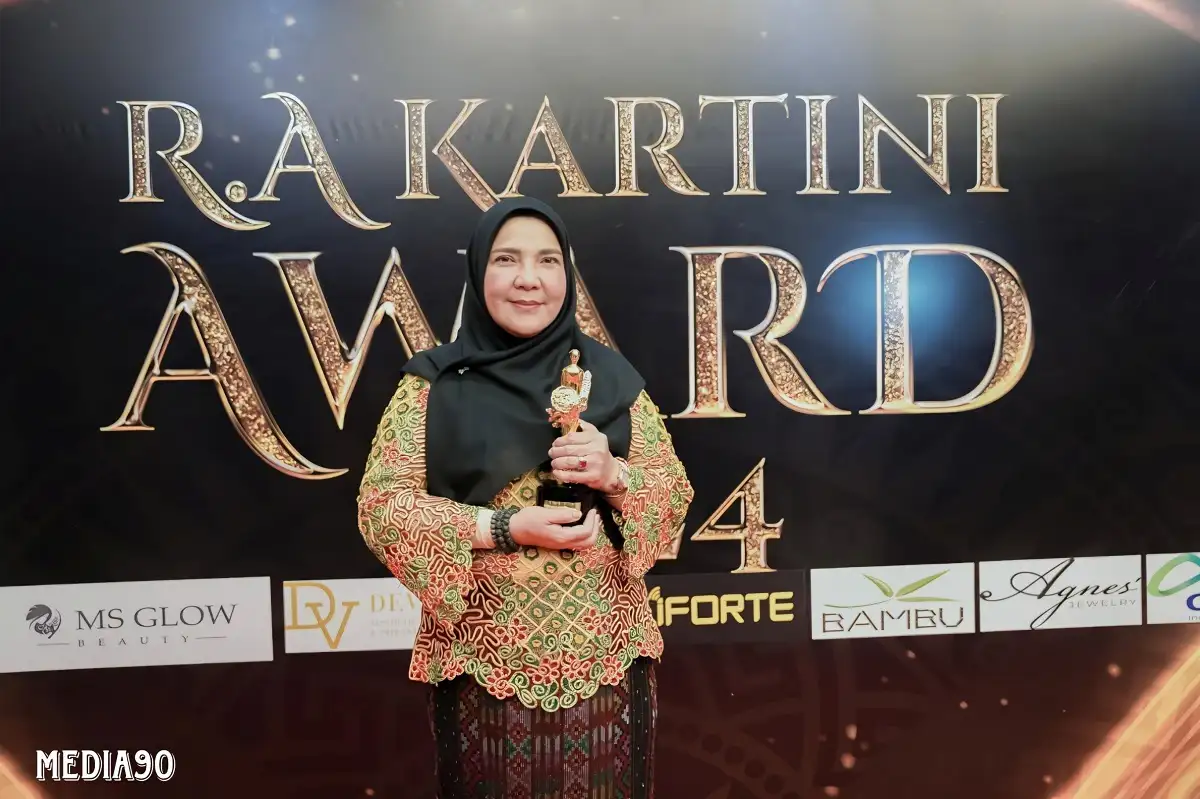 Wali Kota Bandar Lampung Dianugerahi Kartini Award 2024, Eva Perempuan Harus Berkarya