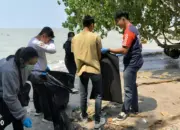 AHM dan TDM Lampung Galang Komunitas untuk Bersihkan Pantai Agro Kalianda