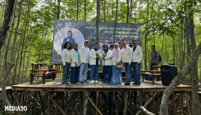 Unila Gelar Ekspedisi Replantasi Mangrove di Padang Cermin Pesawaran untuk Memperingati Hari Mangrove Sedunia