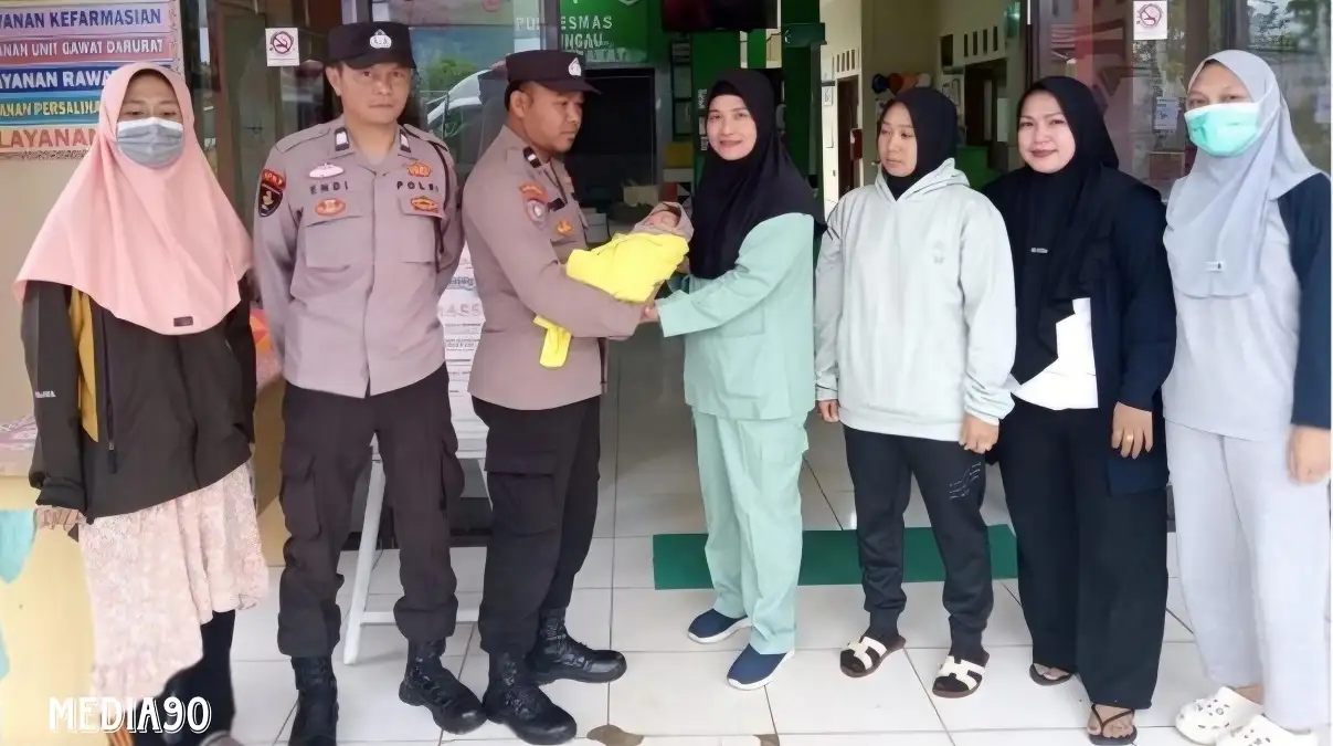 Jelang Subuh, Warga Sekincau Lampung Barat Temukan Sosok Bayi Lelaki di Pos Ronda