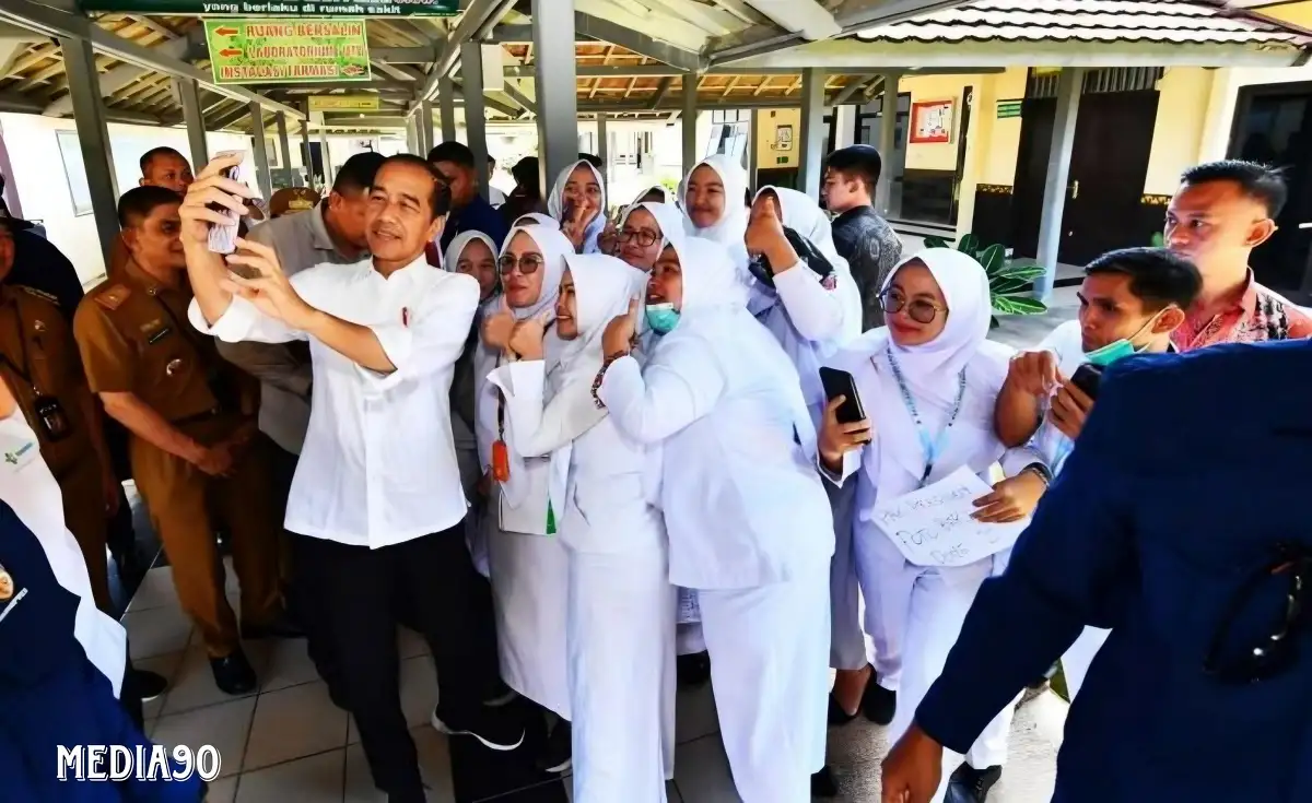 Kunjungi Lampung Barat, Presiden Bantu Lengkapi Peralatan Medis RSUD Alimuddin Umar