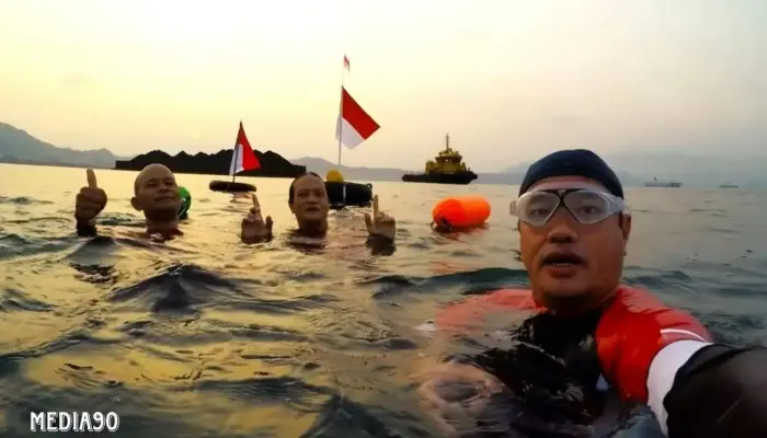 Tantangannya Unik! Komunitas Rayakan HUT ke-79 RI dengan Berenang Merdeka 8.000 Meter di Teluk Lampung, Bidik Rekor MURI