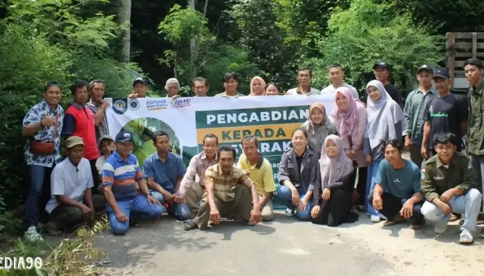 Polinela Tingkatkan Kesejahteraan Petani dengan Pengolahan Limbah Pala Menjadi Bio-arang di Desa Wiyono