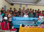 Polinela Berikan Pelatihan Teknis Penggunaan Aplikasi Trichoderma kepada Petani Kelapa Sawit di Candipuro